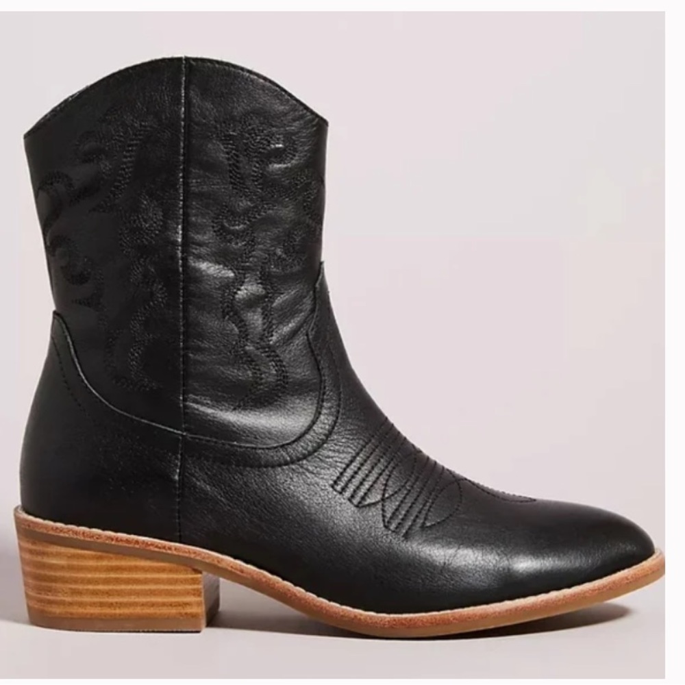 Silent D western boots. Size 36